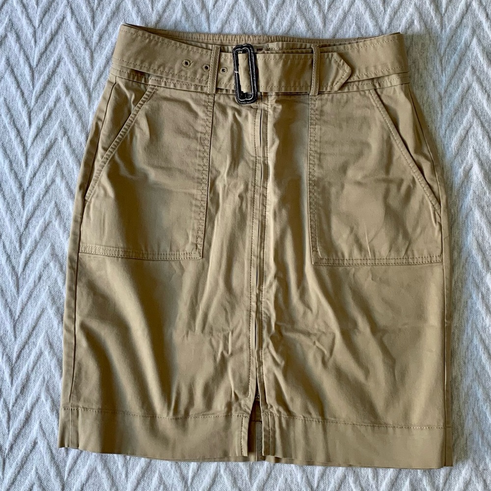 FLASH SALE $6 Banana Republic Zipup Safari Skirt - 6